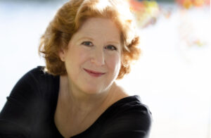Leslie Amper Headshot CROPPED